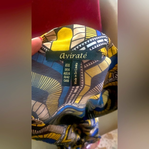 Beautiful Printed Shirt Dress. Size medium. Brand Avirate - Picture 4 of 5